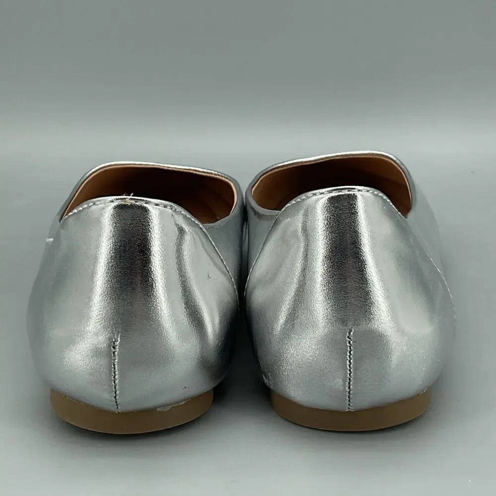 NEW Journee Collection Women’s Kavn Comfort Sole Ballet Flats Silver Size 6WD